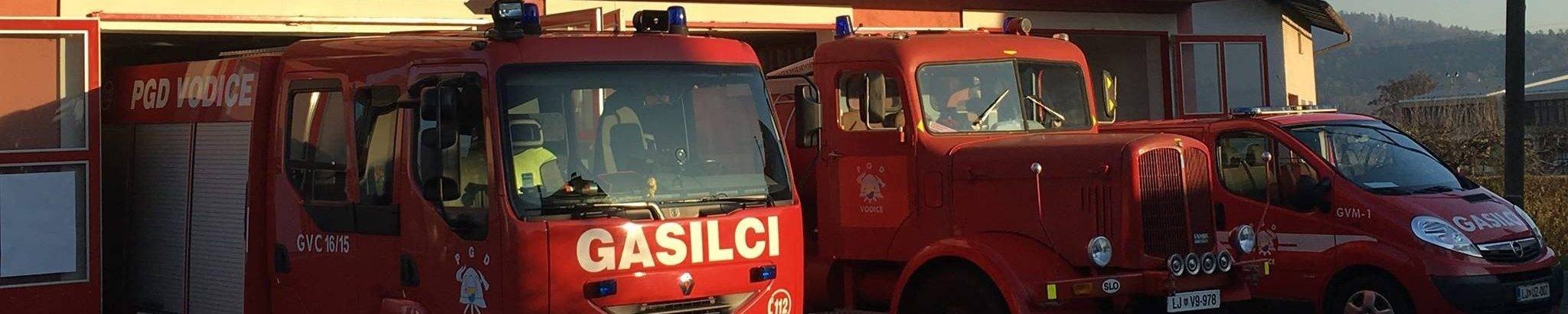 Vozila PGD Vodice pred gasilskim domom